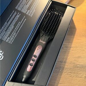 L'ange Black Hairbrush straightener